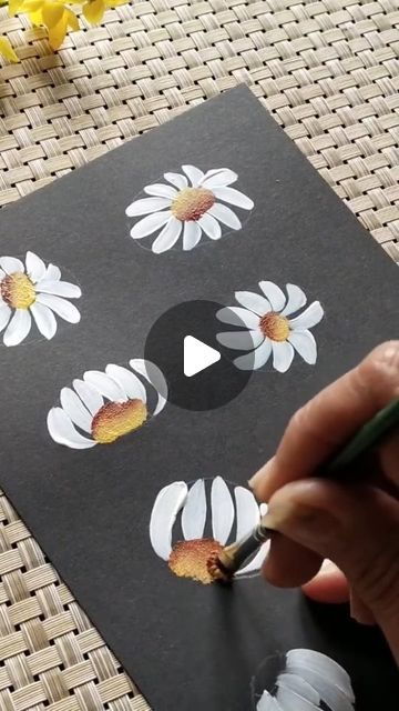 Daisy Drawing Tutorial, How To Paint Daisies Step By Step, How To Paint A Daisy In Acrylic, Painting Daisy Flower, Painting Flowers On Fabric, How To Paint Daisy Flowers, Painting Flowers Easy Acrylic, How To Paint A Daisy, How To Paint Daisies