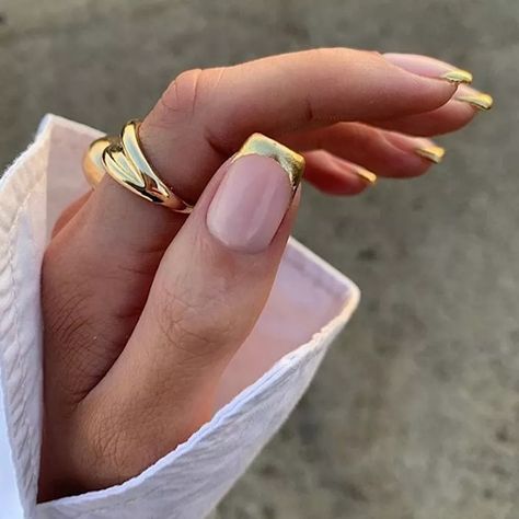 Gold And Red Almond Nails, Gold Chrome French Tip Nails Short, French Nails Almond Design, Gold Accent Nails Acrylic, Gold Accented Nail Inspiration, Black Nails With Gold Tips, 1920 Nails, Black Dress Nails, Current Nail Trends 2023