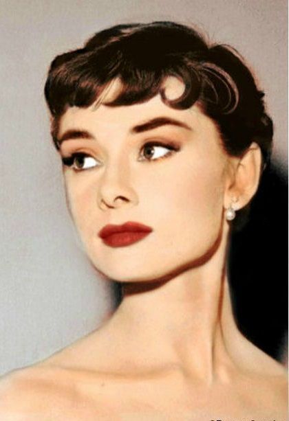 Audrey Hepburn Eyebrows, Audrey Hepburn Bangs, 1950’s Makeup, 50s Hair And Makeup, 1950s Hair And Makeup, Audrey Hepburn Wedding, Audrey Hepburn Makeup, Audrey Hepburn Hair, 1950s Makeup