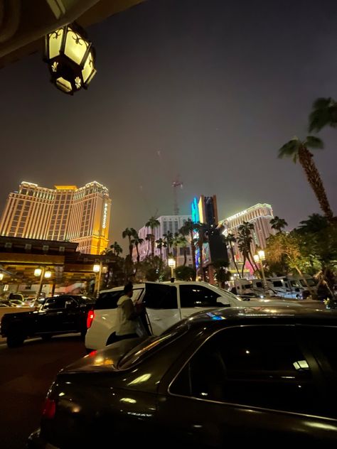 Las Vegas, Vegas City Aesthetic, Nevada Las Vegas, New York New York Las Vegas, Las Vegas Night Aesthetic, Sin City Aesthetic, Las Vegas Aesthetic Night, Bestie Vacation, Las Vegas Sunset