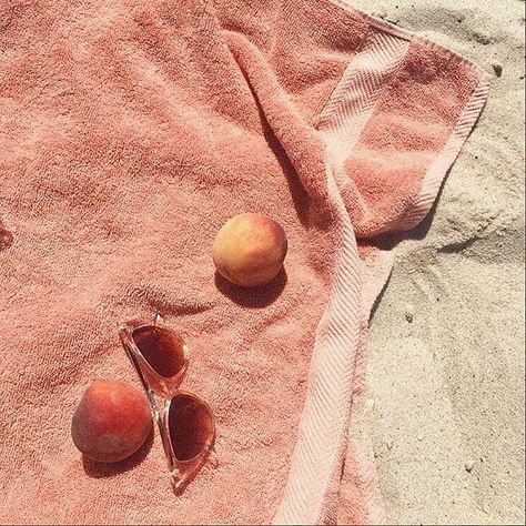 Beach days in the summer haze 🍑 | via tumblr Oh My Goddess, Peach Aesthetic, Peaches N Cream, Just Peachy, A Train, Peach Colors, Miami Beach, Pink Aesthetic, Summer Aesthetic