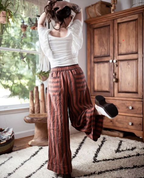 Couture, Sewing Patterns Wide Leg Pants, Diy Boho Pants Pattern, Diy Wide Leg Pants Pattern, Patterned Linen Pants Outfit, Wide Leg Linen Pants Pattern, Diy Linen Pants Pattern, How To Take In The Waist Of Pants, Sew High Waisted Pants