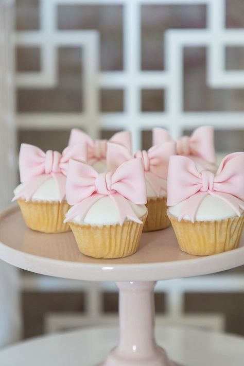 Bow Cupcakes, Ballerina Birthday Party, Ballet Birthday Party, Bow Baby Shower, Idee Babyshower, Ballet Birthday, Ballerina Cakes, Ballerina Birthday Parties, Pink Birthday Party