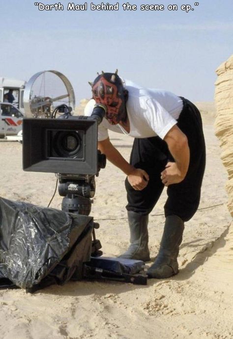 ray park phantom menace - Darth Maul behind the scene on ep. Med Darth Maul, Dark Vader, Dark Vador, I Love Cinema, The Phantom Menace, Popular Movies, Star Wars Episodes, Scene Photo, Film Serie