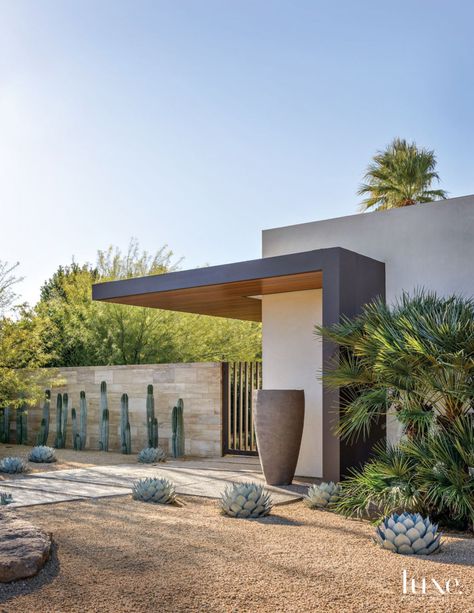 Modern Southwest Landscaping, Modern Desert Home Exterior, Modern Desert Landscaping, Modern Desert House, Modern Desert Home, Landscape Modern, Modern Desert, Modern Landscape Design, Desert Homes