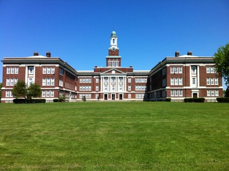 The Most Beautiful Public High School in Every State in America High School Building Exterior, Elementary School Building Design, School Building Design Exterior, High School Exterior, High School Architecture, High School In America, School Floor Plan, School Places, Sims Inspiration