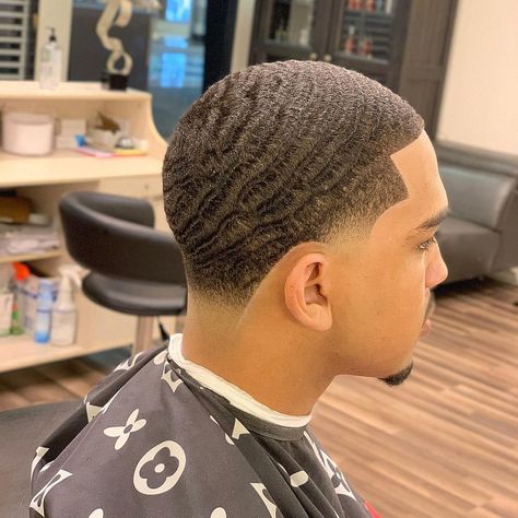 Wave Haircut Men Black, Waves With Taper Fade, 360 Waves Men Taper, Low Taper Waves, Taper Low Fade Haircut, Men Waves Haircut, Waves Taper Fade, Back Fade Haircut, Short Hair Taper Fade Black Men