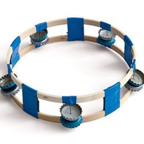 This homemade tambourine can be made with simple things at home which include soda bottle caps. As you shake the tambourine, the caps will strike each other making a great sound. Music Instruments Diy, Instrument Craft, Homemade Musical Instruments, Making Musical Instruments, Homemade Instruments, Diy Instruments, Girl Scout Juniors, Diy Musical Instruments, Music Crafts