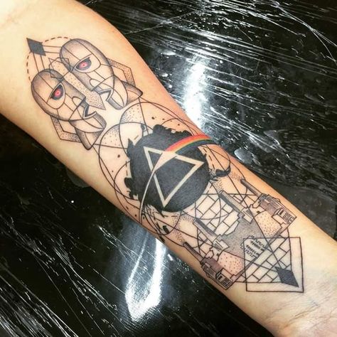 Pink Floyd Tattoo #Brazil Pink Floyd Tattoo Lyrics, Pink Floyd Tattoo Art, Shoulder Tattoo Quotes, Pink Floyd Tattoo, Pink Floyd Art, Surreal Tattoo, Rock Tattoo, Pink Tattoo, Ayurvedic Hair