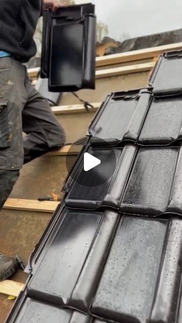 Solar Panel Roof Design, Roof Drainage, Solar Shingles, Solar Panel Mounts, Solar Panels Roof, Solar Roof Tiles, Solar Roof, Solar Panel System, Smart Tech