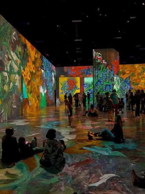 Van Gogh Live Experience, Immersive Art Gallery, Immersive Art Exhibition, Art Exhibit Aesthetic, Art Show Aesthetic, Van Gogh Art Gallery, Art Exhibition Aesthetic, Art Gallery Party, Art Exhibition Ideas