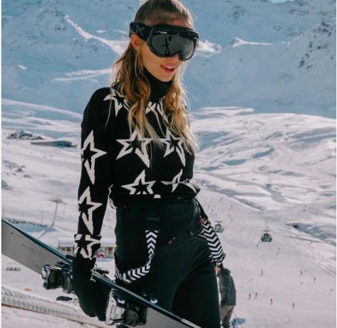 Haute Couture, Ski Trips, Couture, Ski Holiday Outfit, Ski Trip Essentials, Sweater Dress Leggings, Ski Fits, Colorado Outfits, Ski Outfit