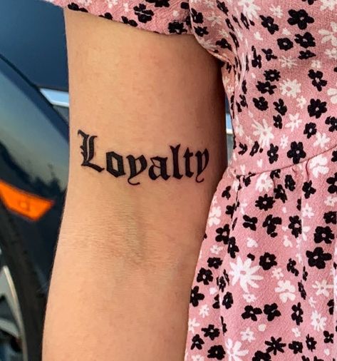 Loyal Tattoo For Women, Loyalty Face Tattoo, Lealtad Tattoo, Loyalty Tattoo For Women Ideas, Loyalty Over Love Tattoo, Loyalty Tattoo Designs, Aum Tattoo, Simple Leg Tattoos, Word Tattoo Ideas