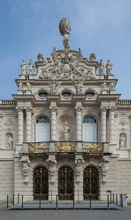 Linderhof Palace (German: Schloss Linderhof--i.e., palace, chateau, stately...) is a Schloss in Germany, in Southwest  Bavarianear Ettal Abbey. It is the smallest of the three palaces built by King Ludwig II of Bavaria and the only one which he lived to see completed. Palace Facade, German Palaces, Gothic Palace, Linderhof Palace, Module Design, Architecture Classic, German Architecture, Classic Villa, Neoclassical Architecture