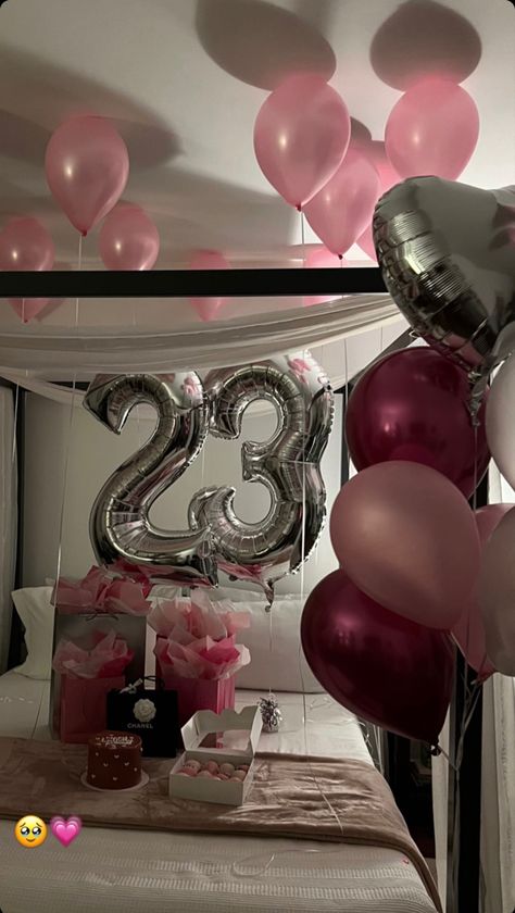 #birthdaydecoration 23rd Birthday Decor, 23rd Birthday Decorations For Her, Birthday Airbnb Decorations, Small Birthday Surprise, 23 Birthday Ideas For Her, 23 Birthday Aesthetic, Small Birthday Ideas, Birthday Set Up, Birthday Bed