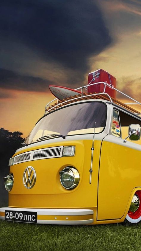 Cox la Coccinelle sexy Volkswagen Van Wallpaper, Classic Cars Aesthetic, Campervan Wallpaper, Van Wallpaper, Volkswagen Bus Art, Kombi Clipper, Vw Kombi Van, Vw Bus T2, Volkswagen Beetle Vintage