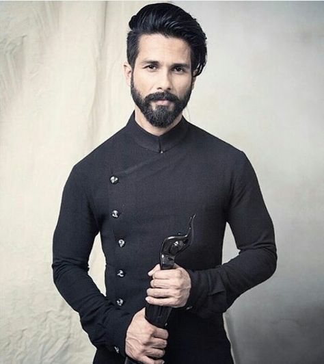 Shahid Kapoor-- Best Actor 2016 Wedding Kurta For Men, Kurta Pajama Men, Boys Kurta Design, Indian Groom Wear, Beard Growth Oil, Kurta Men, Mens Kurta Designs, Boys Kurta, Kurta Style