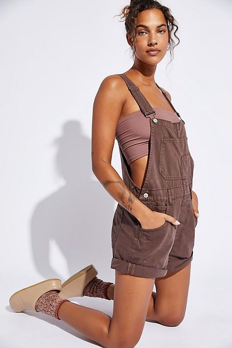 Romper Styles Outfits, Women’s Camping Clothes, Tube Top And Overalls Outfit, Summer Cabin Trip Outfit, Tube Top With Overalls, Summer Bandana Outfit, Womens Outdoor Outfits, Overalls With Tube Top, Outdoor Outfits For Women Summer