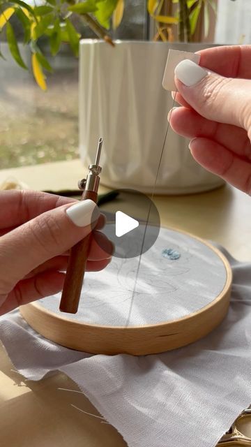 Sallie Dale - Punch Needle Teacher on Instagram Couture, How To Thread, Punch Needle Kits, Diy Embroidery Kit, Needle Embroidery, Embroidery Stitches Tutorial, Embroidery Videos, Punch Needle Embroidery, Fun Easy Crafts