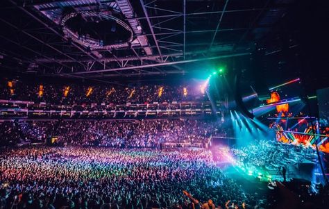 Makeup Artist Career, Concert Venues, Rod Laver Arena, Places In England, O2 Arena, Concert Venue, Roofing Systems, Music Venue, Recording Artists