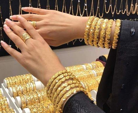 Visit my YouTube channel and more design waiting for you Stylish Gold Earrings, Dubai Gold Bangles, Unique Gold Jewelry Designs, Dubai Gold Jewelry, Arabic Jewelry, Gold Jewellry, Bridal Jewelry Vintage, Gold Bridal Jewellery Sets, Fancy Jewellery Designs