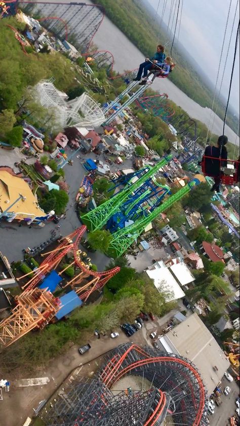 Six flags👌😜 5.6.17 Mexico, Six Flags Chicago, 6 Flags Aesthetic, Sixflags Mexico, Six Flags México, 6 Flags, Mexican Hat, Sky Pics, Twist Braid