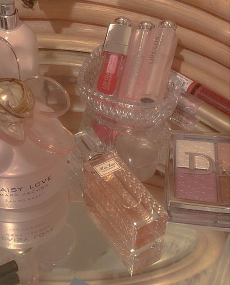 Princess Skincare, Pink + Core + Aesthetic, Dream Products, Makeup Bag Essentials, Makeup Help, Girly Aesthetic, Dior Makeup, Pretty Skin Care, Makeup Eye Looks