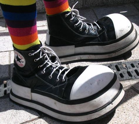 Converse clown shoes Clown Pajamas, Clown Boots, Clown Drag, Clowncore Outfit, Steampunk Circus, Girl Bird, Shoes For Woman, Clown Shoes, Send In The Clowns