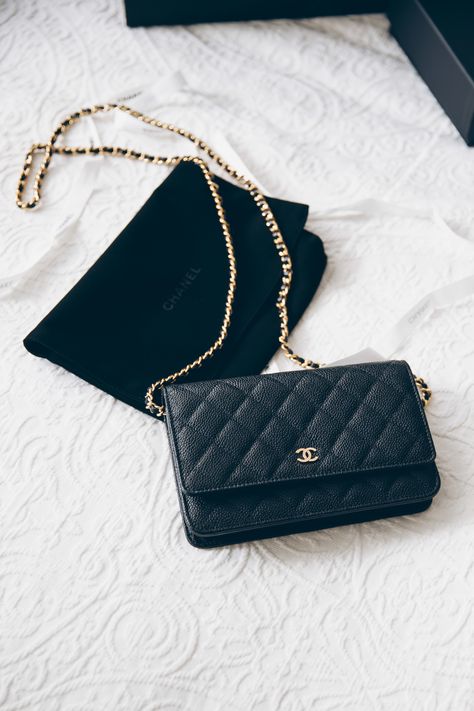 Chanel Wallet On Chain Caviar, Zapatillas Nike Jordan, Chanel Wallet On Chain, Tas Lv, Channel Bags, Tas Gucci, Chanel Woc, Populaire Outfits, Tas Chanel