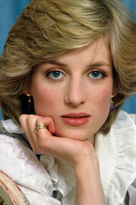 The 23 Most Iconic Photographs Of Diana, Princess Of Wales | British Vogue Sanpaku Eyes, Prințesa Diana, Putri Diana, Princesa Real, Princess Diana Fashion, Princess Diana Photos, Princess Diana Family, Princess Diana Pictures, Prinz Harry