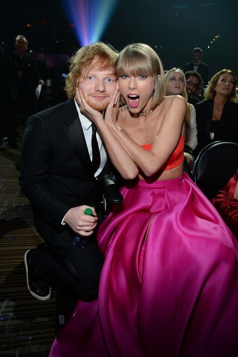18 Times Taylor Swift and Ed Sheeran Fully Embodied Your #FriendshipGoals Cara Delevingne, Demi Lovato, Taylor Swift Squad, Grammys 2016, Top Singer, Taylor Swift Birthday, Taylor Swift Pictures, Ed Sheeran, Taylor Alison Swift