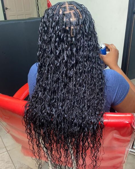 Medium Water Wave Braids Water Wave Braids For Black Women, Water Wave Boho Braids, Braided Wavy Hairstyles, Wet N Wavy Braids, Water Curls Braids, Medium Micro Braids, Wavy Braids Black Women, Wet And Wavy Micro Braids Styles, Medium Braids Hairstyles