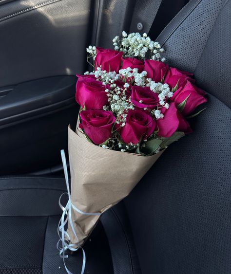 Pink And Red Bouquet Aesthetic, Aesthetic Bouquet Flowers, Pink Flowers Bouquet Aesthetic, Gypsophila And Rose Bouquet, Dark Pink Flower Bouquet, Pink Roses With Baby Breath, Pink Small Bouquet, Flower Aesthetic Bouquets, Pretty Flower Bouquet