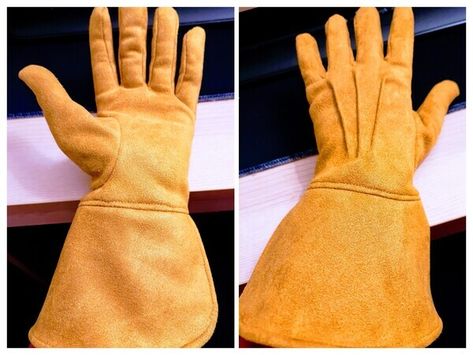 How To Sew Gloves, Glove Pattern Sewing, Sew Gloves, Leather Gloves Pattern, Glove Pattern, Sewing Workshop, Gloves Pattern, Kwik Sew, Sewing Class