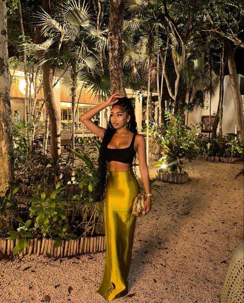 Turks And Caicos Outfits Black Women, Cancun Wedding Outfit Guest, Turks And Caicos Outfits, Jamaica Outfits, Tulum Outfits, High Waist Maxi Skirt, Dubai Outfits, Vacation Outfits Women, Holiday Outfits Summer