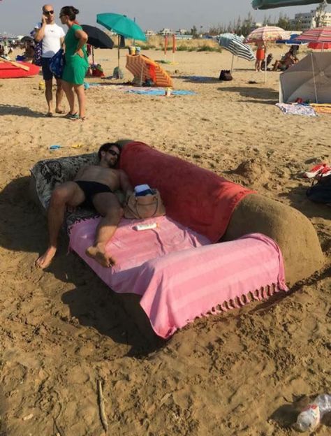 Funny Beach Pictures, Doug Funnie, Packing List Beach, Vacation Humor, Beach Humor, Photo Fails, Beach Hacks, 웃긴 사진, Vacation Photos