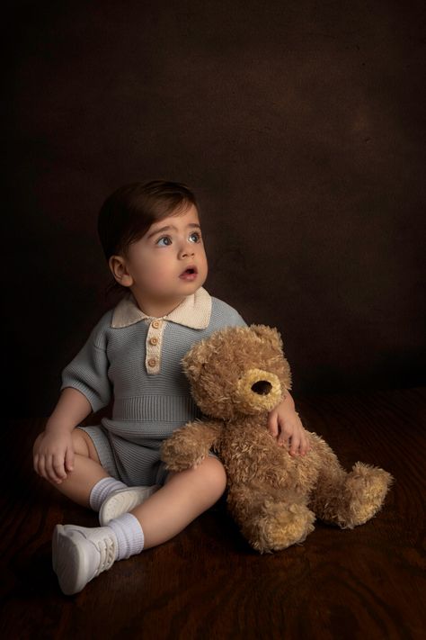 Baby Sitting Photoshoot Ideas, Baby Potraits Idea, Vintage First Birthday Photoshoot, 90s Baby Photoshoot, 1year Baby Boy Photoshoot, Baby Shoot Ideas 1 Year, 1 Year Baby Boy Photoshoot, One Year Old Boy Photo Shoot, 2nd Birthday Boy Photoshoot