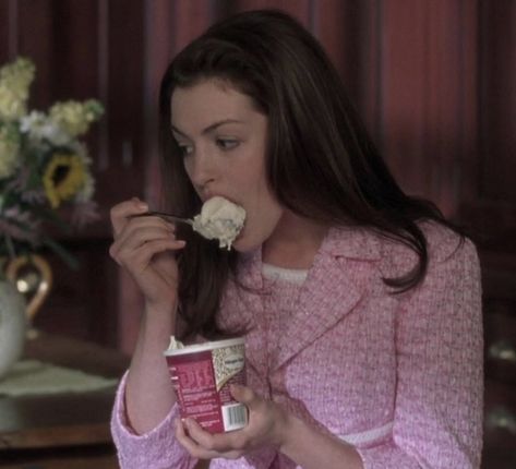 𝐞𝐥𝐥𝐢𝐞. on Twitter: "can we all just agree that The Princess Diaries 2 will always be superior… " Anne Hathaway, Princess Diaries 2, 2000s Aesthetic, Princess Diaries, Picture Collage Wall, Foto Vintage, Photo Wall Collage, Art Collage Wall, Iconic Movies