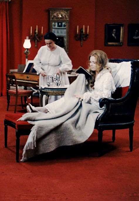 Liv Ullmann in Cries and Whispers Cries And Whispers, Artist Film, Blue Raincoat, Fritz Lang, Ingmar Bergman, Image Film, Jean Luc Godard, Septième Art, Still Picture