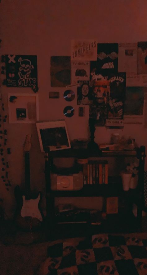 Indie Punk Room, Indie Rock Room Aesthetic, Rock In Roll Aesthetic, Rock And Roll Room Ideas, Alt Room Ideas Aesthetic, Grunge Room Aesthetic 90s, Music Themed Room Aesthetic, Room Ideas Music Theme, Indie Rock Room