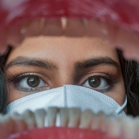 Dental school, dentist, dental hygienist photoshoot motivation Dentist Poses Photography, Dental Photoshoot Ideas, Dentist Graduation Photoshoot, Dental Hygienist Photoshoot, Dental Photography Photo Ideas, Female Dentist Aesthetic, Dental Hygiene Graduation Pictures, Dentist Photoshoot Ideas, Dentist Pictures