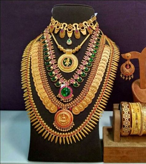 Kerala Traditional Jewellery Designs and Names | South Indian Jewels Kerala Traditional Jewellery, Kerala Gold Jewellery, Mullamottu Mala, Palakka Mala, Kerala Jewellery, Kerala Bride, Kerala Wedding, Bride Jewelry Set, Indian Bridal Jewelry Sets