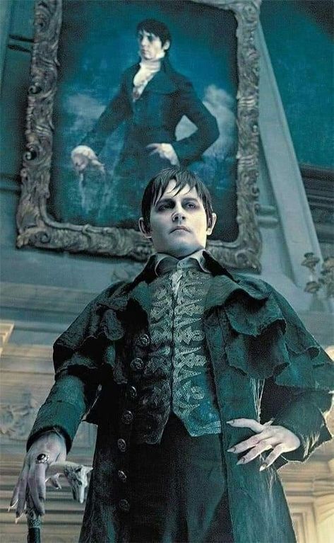 Johnny Depp looking fab as Barnabas Johnny Depp Dark Shadows, Dark Shadows 2012, Johnny Depp Mad Hatter, Dark Shadows Movie, Johnny Depp Wallpaper, Johnny Depp Characters, Barnabas Collins, Arte Do Hip Hop, Tim Burton Characters