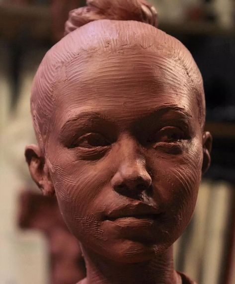 Head Anatomy, Traditional Sculptures, Sculpture Head, Human Sculpture, Sculpture Art Clay, Sculpture Artist, Clay Art Projects, Pottery Sculpture, Portrait Sculpture