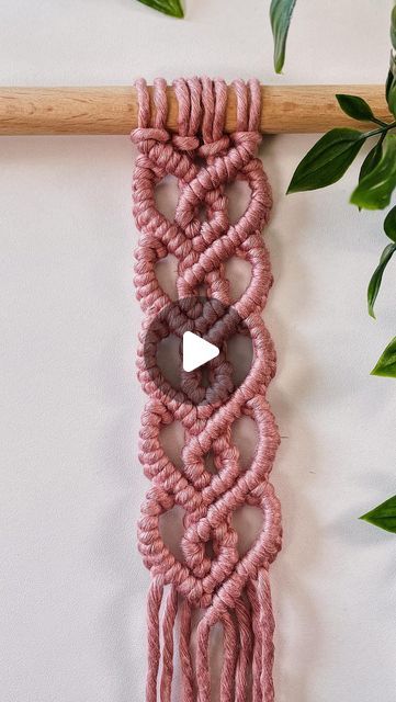 Flat Macrame Knot, 4 Cord Macrame Pattern, Macrame Hearts Diy, Macrame Projects Ideas Diy Tutorial, Clay Heart Ideas, Macrame 4 Strand, Macrame Dream Catcher Diy Tutorials, Macrame Ideas Projects, Macrame Belt Tutorial