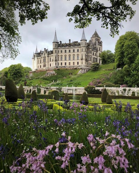 Scotland Wallpaper, Highlands Castle, Dunrobin Castle, Scotland Aesthetic, Castle Exterior, Castles In England, Castle Aesthetic, Castles In Scotland, Scotland Castles
