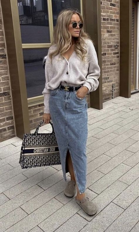 Elevate your style with our guide on how to style a long denim skirt. Embrace the appeal of denim skirts and unleash your chic vibes. #denim #jeans #skirts #denimskirt #2024fashiontrends #springsummerfashion Jean Midi Skirt Outfits Fall, Denim Maxi Skirt Outfit Spring, Tube Skirt Outfit Winter, Denim Midi Skirt Outfit Autumn, Denim Skirt Autumn Outfit, Outfit Ideas 2024 Spring, Long Denim Skirt Outfit Fall 2023, Demin Maxi Skirt Outfit, Denim Midi Skirt Outfit Fall