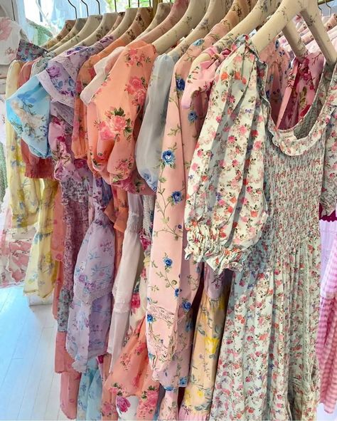 Magical Dress, Dreamy Dresses, New Designer Dresses, Dreamy Dress, Clothing Websites, Designer Dress, Looks Vintage, Online Boutiques, Outfits Casuales