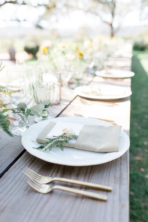 Tablescape with Neutral Sage Napkins with Tucked in Green Accents Alongside the Menu Cards Sage Napkins, Wedding Dinner Table Setting, Napkins Wedding Table, Reception Table Settings, Place Card Table Wedding, Green Napkins, Sonoma California, Table Setting Inspiration, Sage Wedding