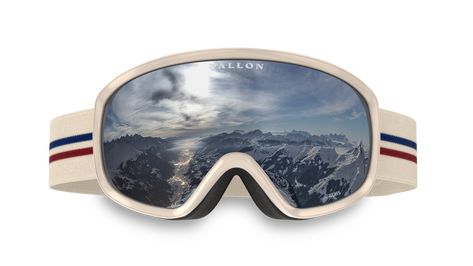 Freebirds™ ski goggles: minimalist, 70s-inspired design fitted with optics from ZEISS. — Oldschoolers Ski Glasses, Ski Sunglasses, Tinted Mirror, Peripheral Vision, Retro Ski, White Sky, Ski Goggles, Silver Cat, Wearing Glasses